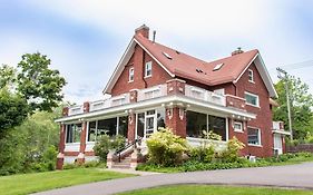 Historic Gg Barnum Mansion By Heirloom Boutique Collection